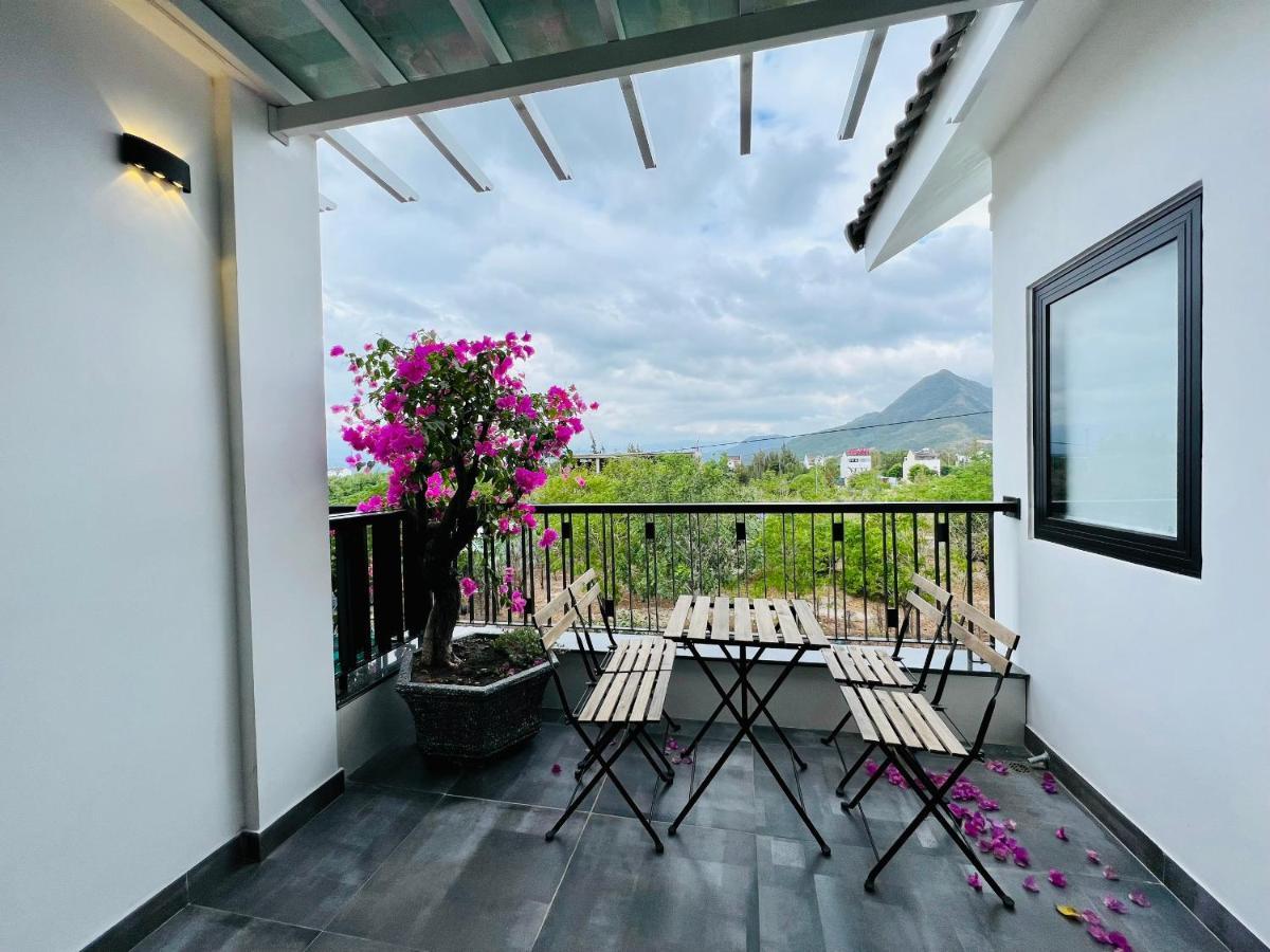 The Track Homestay - Near Bai Dai Beach Cam Lam Exterior photo