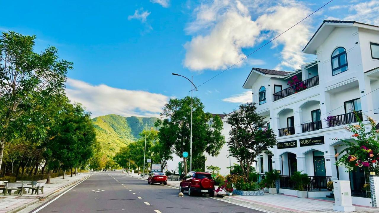 The Track Homestay - Near Bai Dai Beach Cam Lam Exterior photo